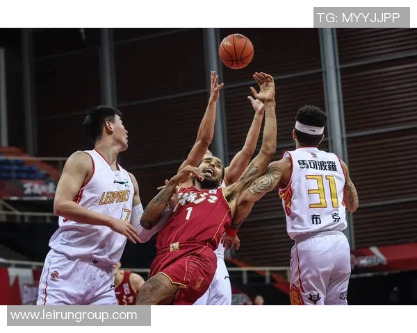 深圳篮球队联赛表现分析：团队配合与战术执行的深度探讨